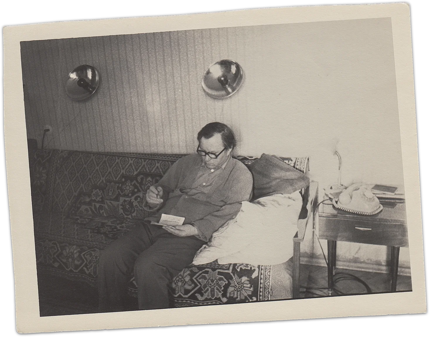 Леонид Семёнович Павлов за работой